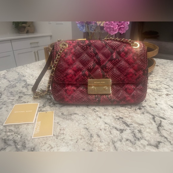 Authentic Michael Kors Handbag - Picture 2 of 16